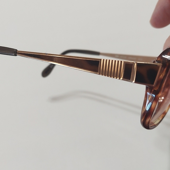 Metzler NWOT Ladies Tortoise Square Frame Gold Sides With Blush Lens Sunglasses - Picture 6 of 9